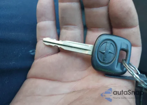 2005 Scion Xb Xb z USA, uszkodzony, nr VIN JTLKT334450177310